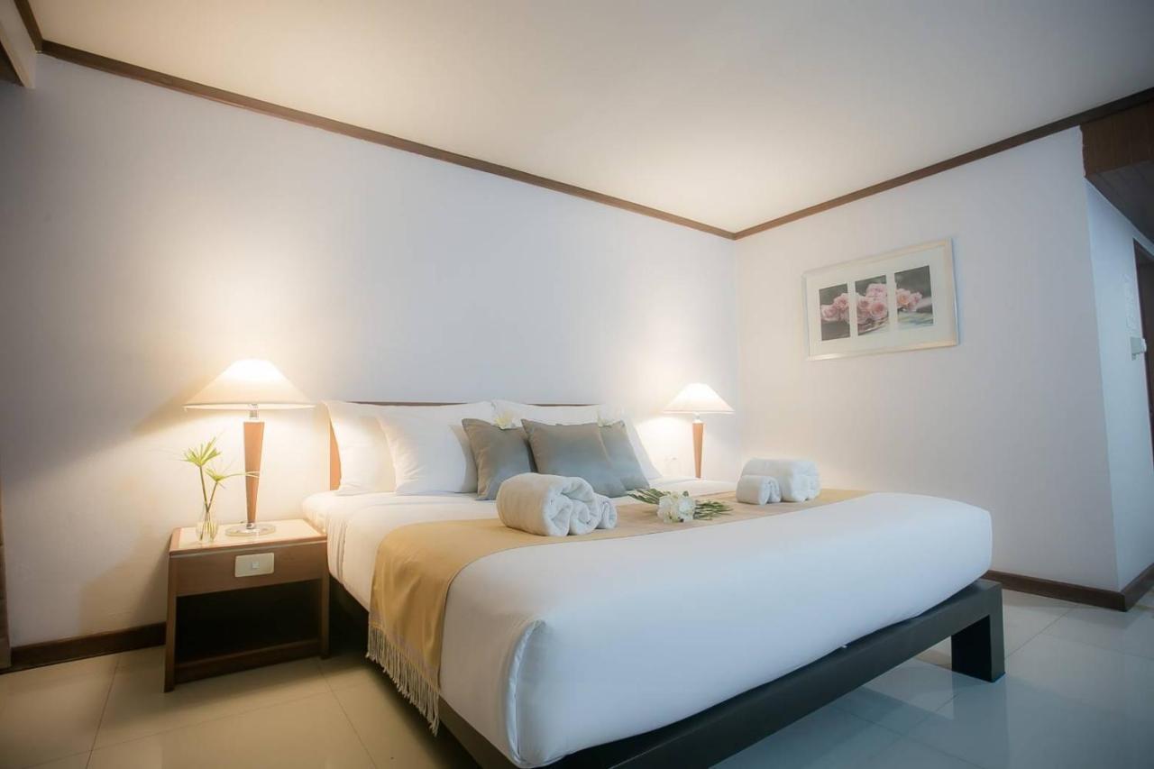 Friday Hotel Uttaradit Exterior photo