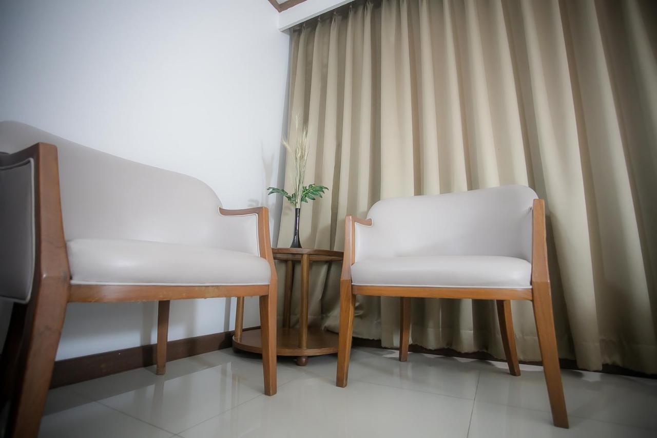 Friday Hotel Uttaradit Exterior photo