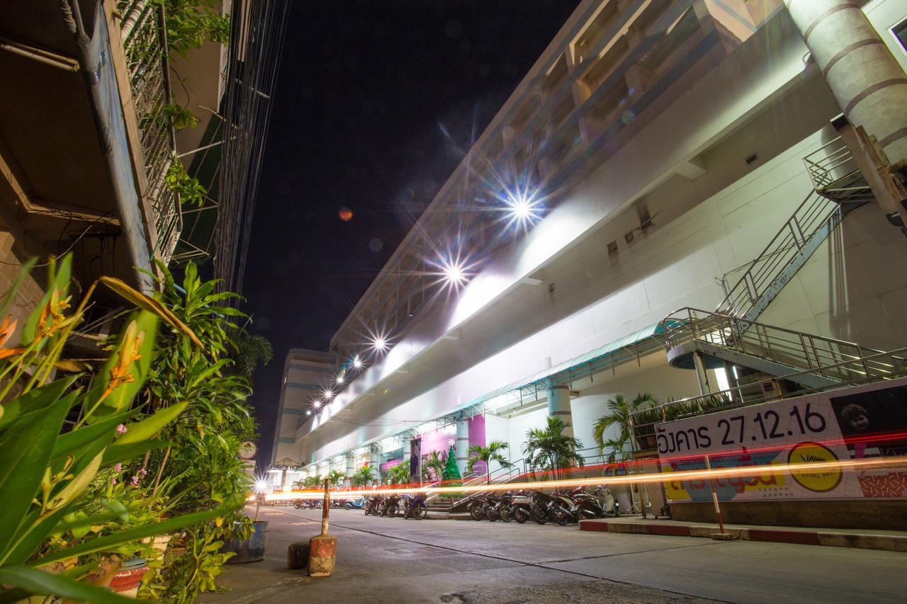 Friday Hotel Uttaradit Exterior photo